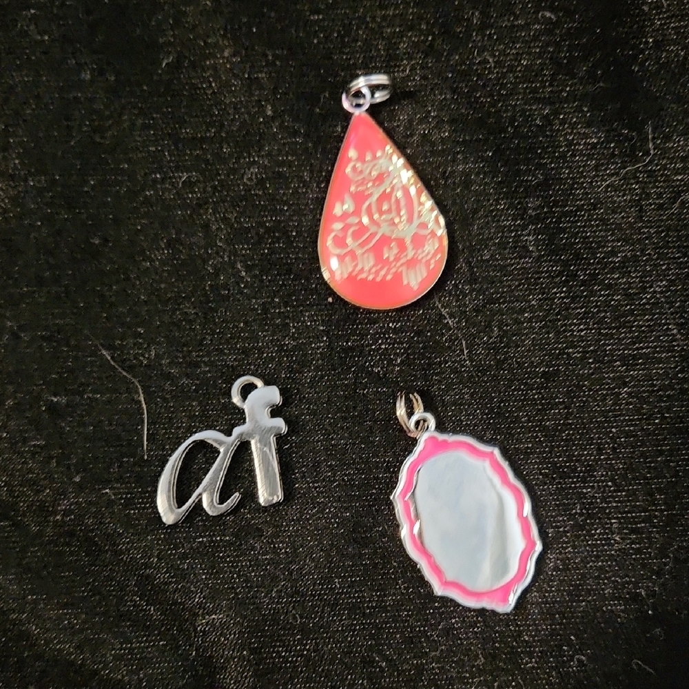 Elegant Pink and Silver Necklace Set